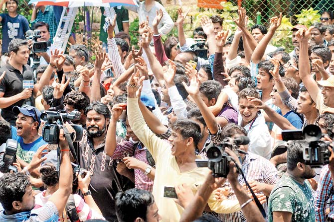 Fans of Salman Khan went into celebration mode after his jail term was suspended by the Bombay High Court yesterday