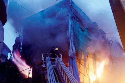 Kalbadevi fire: Short circuit could be source, but chemicals made it worse