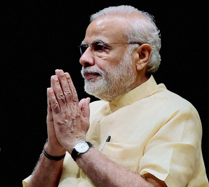 Modi condemns Karachi attack, says India stands with Pak people