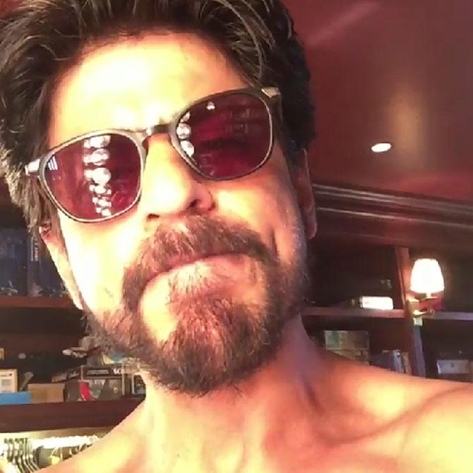 SRK goes shirtless for 13 million Twitter followers!