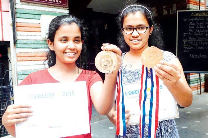 CLEAN SWEEP: Proud bronze medal winners of I-SWEEEP, Sakshi Pandey (L) and Kajol Shelke, at the North Mumbai Welfare Society High School, Ghatkopar. PIC/sayed SAMEER ABEDI