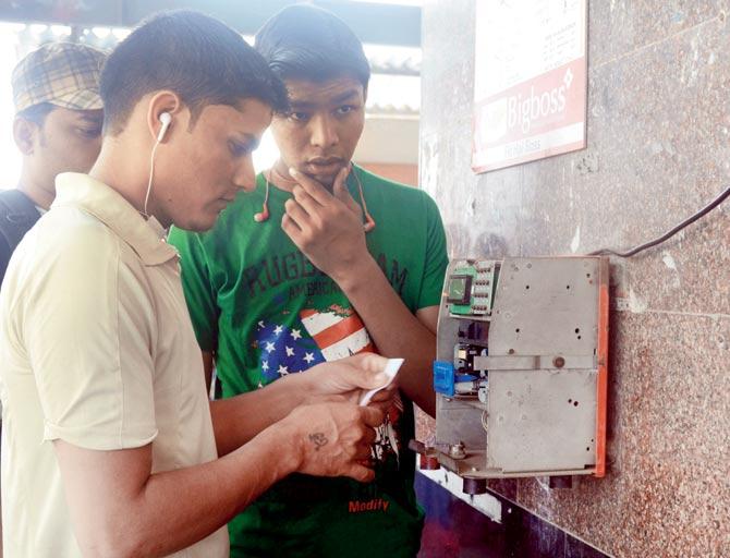 MISSING IT: Commuters claim Wadala had many functional coupon machines, but lacks smart card machines