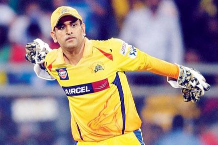 IPL 8: CSK captain MS Dhoni fined for 'inappropriate comments'