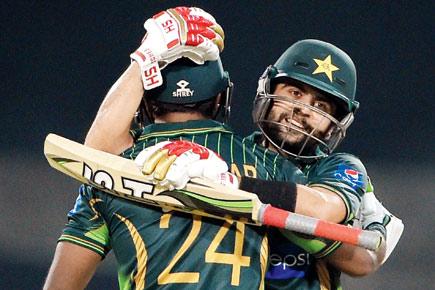 Pakistan open in style against Zimbabwe