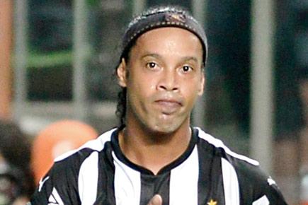 Ronaldinho throws tantrums after being substituted