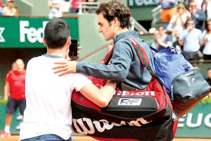 French Open: Federer angry after fan enters court to click selfie
