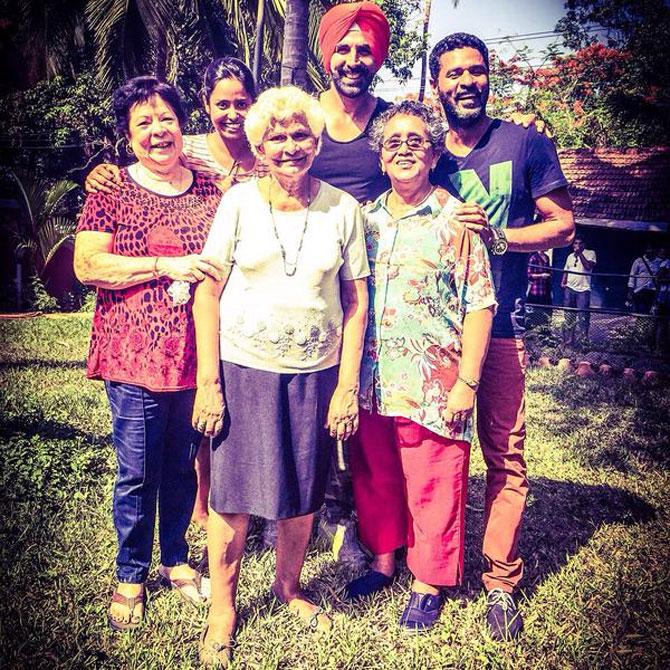 Akshay Kumar tweeted on Monday, "Its a wrap 4 d 2nd schedule of #SinghIsBliing!Bidding goodbye 2 Goa & these lovely ladies,thank u 4 ur hospitality :)"