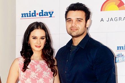 Fans attend the premiere of 'Ishqedarriyaan'