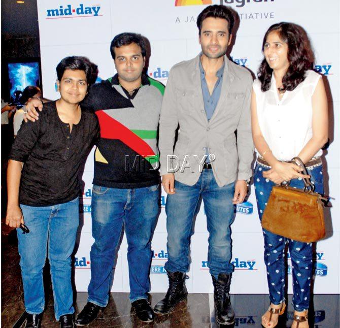 Jackky Bhagnani with winners of  mid-day Premiere Nights