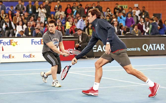 Aamir Khan plays with Roger Federer