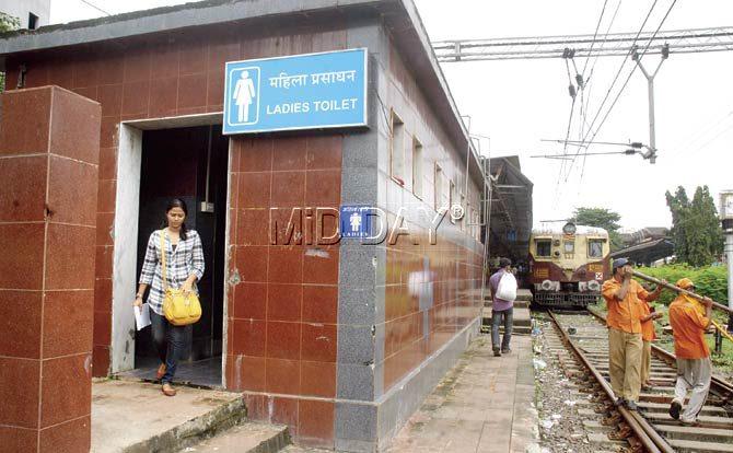 The toilets at the station are unhygienic, according to commuters. Pic/Datta Kumbhar