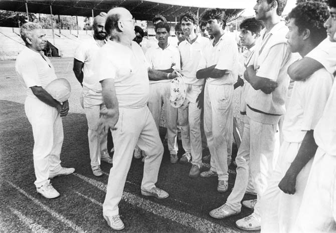 Former England fast bowler Frank Tyson coaching young bowlers from the BCA-Mafatlal Bowling Scheme at Brabourne Stadium in 1991. To Tyson’s left are coaches Balvinder Singh Sandhu and Kenia Jayantilal (extreme left). Pic/mid-day archives