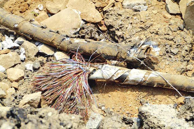 Digging has put paid to MTNL lines in Rabale and Mhape. Pic/Shrikant Khuperkar