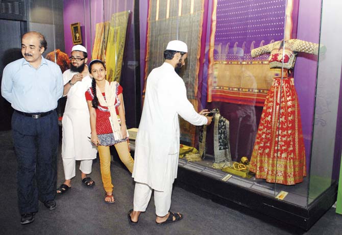 Sabyasachi Mukherjee (extreme left) at the museum. Pic/Shadab Khan