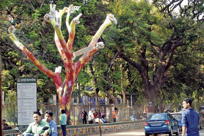 At Shivaji Park as art gets a new gallery. Pic/Shadab Khan