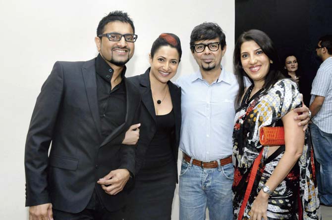 Sunil Padwal and Tanuja with Arzan Khambatta and Tarana Khubchandani