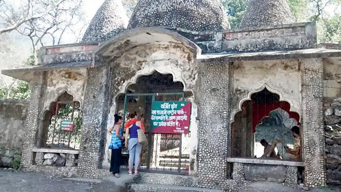 The entrance of the ashram in Rishikesh, Uttarakhand