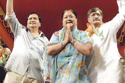 Rajasthan CM to woo investors in Mumbai, Fadnavis keeps a close watch
