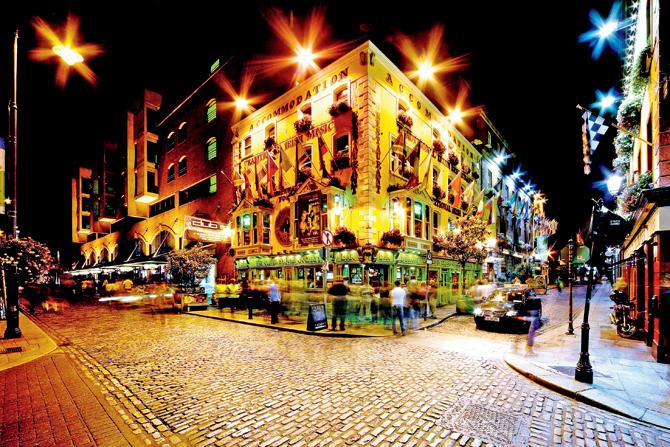 The famous Temple Bar Street at Dublin