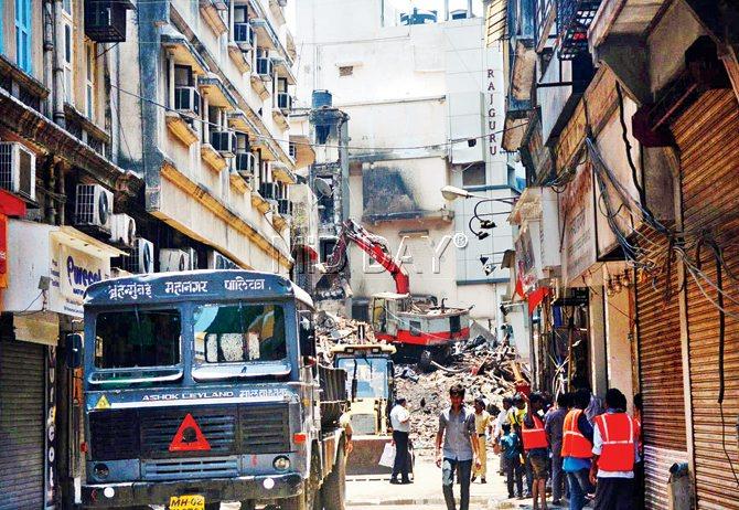 Fire trap: Narrow lanes in the area hampered the entry of fire engines on Saturday. Pic/Bipin Kokate