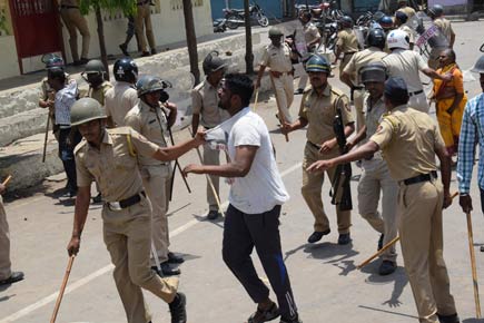 Police resort to lathi charge to quell violent protesters in Pune