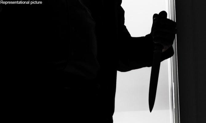 Mumbai crime: Man stabs self after beating friend to evade arrest