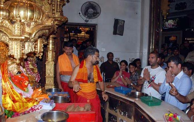 Yuvraj Singh at Siddhivinayak temple