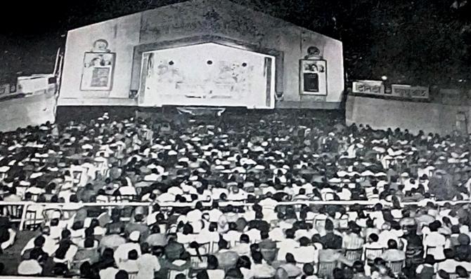 A play performance  at Mumbai Marathi Sahitya Sangh’s  open-air auditorium  in the 1950s 