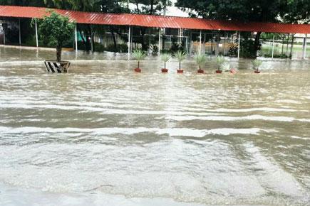Heavy rainfall disrupts vacation plans of outstation students in Vellore