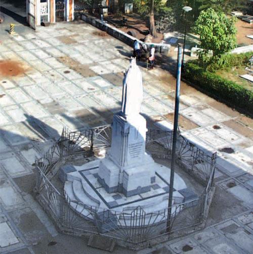 z A Bandra parishioner, Lourdes Fernandes (later Netto) designed the statue of Christ the King installed inside the church complex.  PIC COURTESY/herman rodrigues