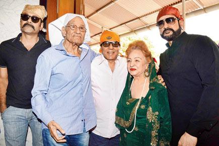 Bollywood veteran Dharmendra 'hijacked' by guests at a wedding