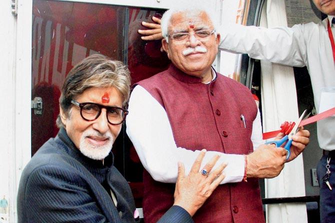 Amitabh Bachchan and Haryana Chief Minister Manohar Lal Khattar
