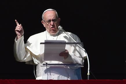 Pope at Easter recalls victims of 'blind, brutal terrorism'