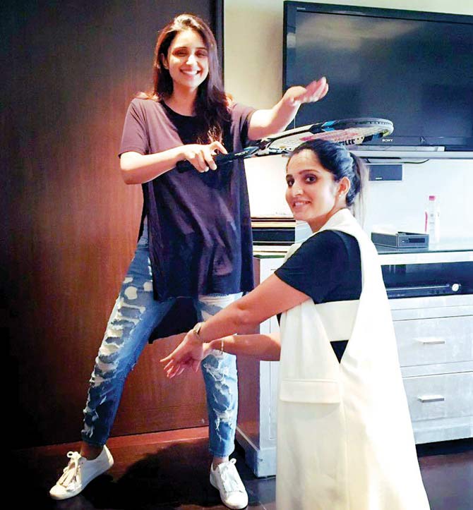 We all need blessings to get by and how kind of Parineeti Chopra to oblige Sania Mirza with some! And then share the moment with us.