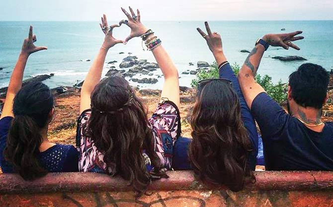 Hippie vibes galore and we’re loving it. Instagram pioneer Sonakshi Sinha shared this from her reel life 