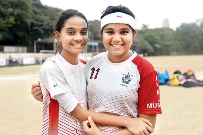 AVM’s goal-scorers Gaurika Shetty (left) and Khushi Khan 