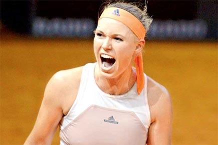 Caroline Wozniacki beats Serena Williams at exhibition tennis match