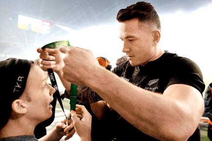 Sonny Bill Williams  makes it a night to remember for a fan