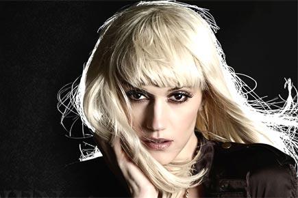 Gwen Stefani records music video live during Grammys