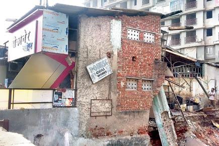 Mumbai: Hot oil singes two cooks after forklift damages sweet shop