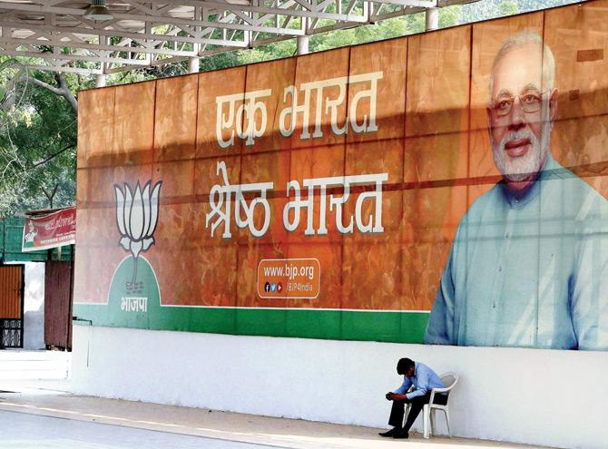 The BJP office in New Delhi wears a deserted look following the party’s defeat in Bihar Assembly polls yesterday. Pic/PTI