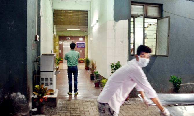 Petitioners say the currently, the dean of Nair hospital appoints Assistant Professors, while the dean of Sion hospital (in pic) coordinates for the appointment of Associate Professors and the KEM dean coordinates for appointment of professorsPetitioners say the currently, the dean of Nair hospital appoints Assistant Professors, while the dean of Sion hospital (in pic) coordinates for the appointment of Associate Professors and the KEM dean coordinates for appointment of professors