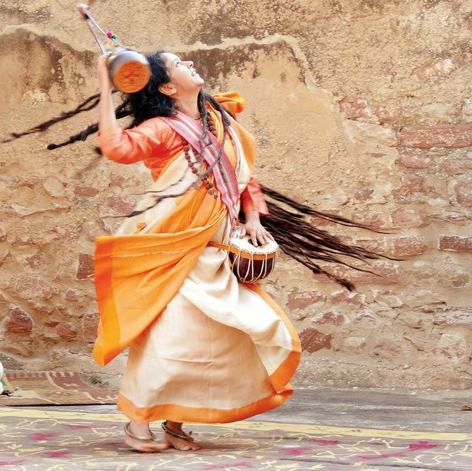 Parvathy Baul during a performance