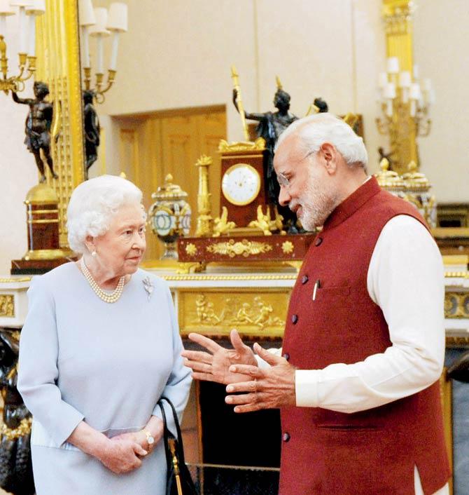 Prime Minister Narendra Modi with Queen Elizabeth at Buckingham Palace in London yesterday. Pic/PTI