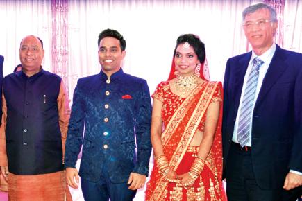 Manoj Tiwari and others at grand wedding reception