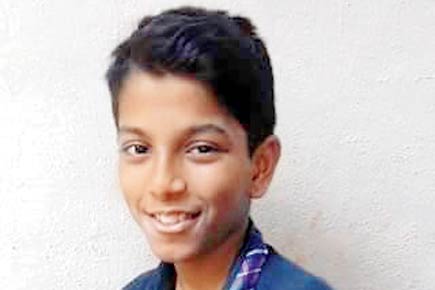 Mumbai: Selfie stunt on train roof kills 14-year-old boy