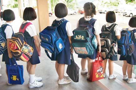 Maharashtra boy to stage sit-in on Oct 2 over heavy school bags