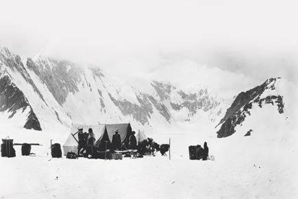 Ten soldiers missing in Siachen Glacier avalanche