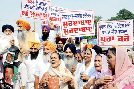 Sikh protesters accuse writers of having double standards