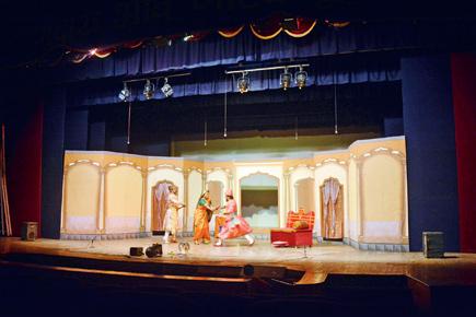 Is Marathi theatre ready  to stage a comeback in Mumbai?
